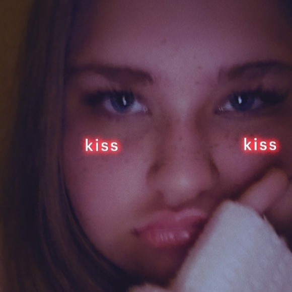 Megan Ruppard - Poshmark Profile Picture of Megan Ruppard (@shmebulock8) on Poshmark