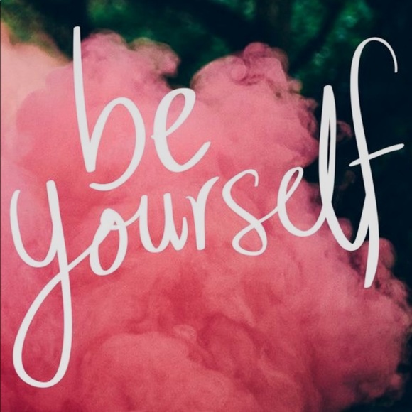 Profile Picture of Kimberly Goforth (@rollikc) on Poshmark