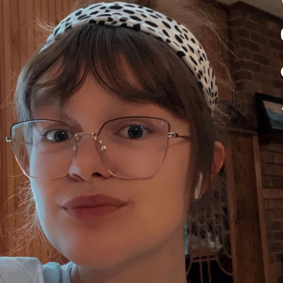 Profile Picture of Harley Linnette (@linndelorie) on Poshmark