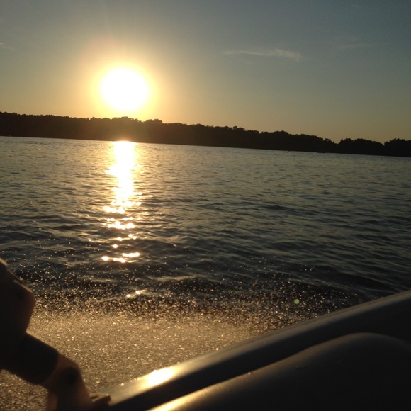 Profile Picture of Ashly Erickson (@ashlyngerickson) on Poshmark