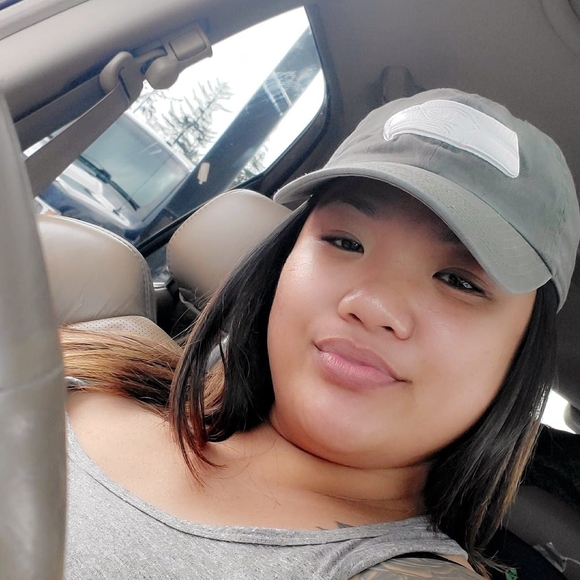 Profile Picture of Charmaine Tumaneng (@cgtumaneng) on Poshmark