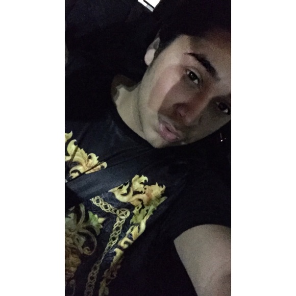 Profile Picture of Carlos Peralta (@carlosperalta23) on Poshmark