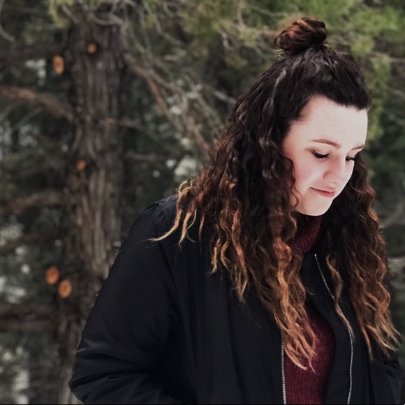 Profile Picture of Kayla Rongstad (@krongstad) on Poshmark