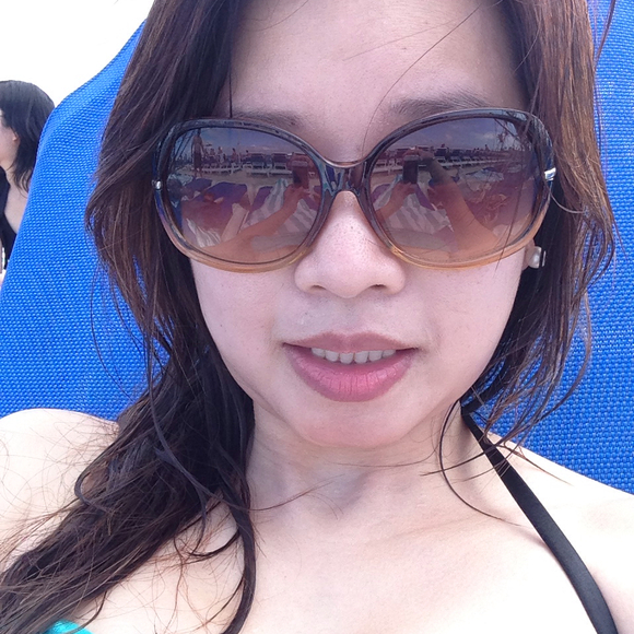 Profile Picture of Min Zhang (@minzhang21601) on Poshmark