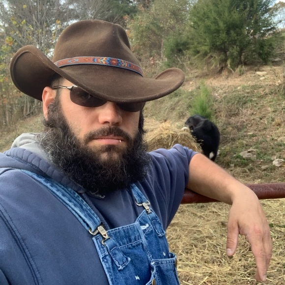 Profile Picture of Adam Ruddle (@acr1982) on Poshmark