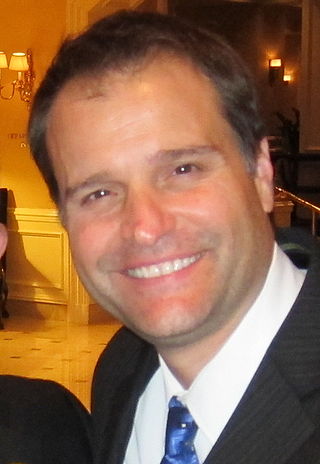 Profile Picture of Peter DeLuiseon Wikipedia