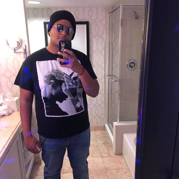 Profile Picture of Alex Marroquin (@alexmarroquin33) on Poshmark