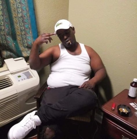 Profile Picture of Ross Jamar (@rossjamar392) on Poshmark