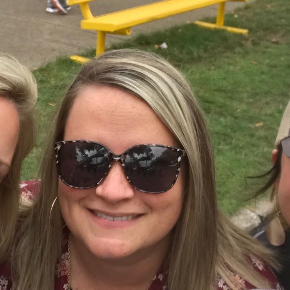 Profile Picture of Kristi Joeckel (@kjoeckel) on Poshmark