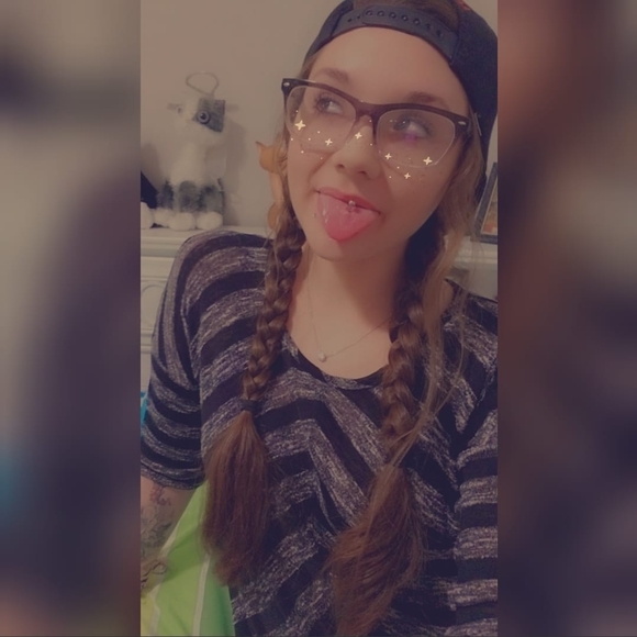 Profile Picture of Jessica Humann (@jess_h98) on Poshmark