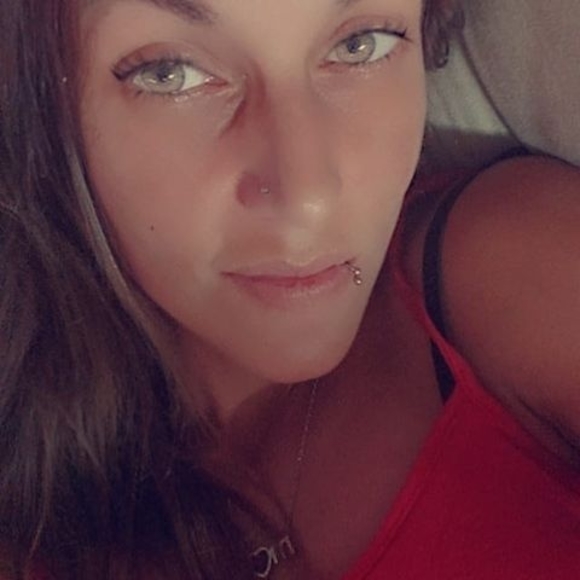 Profile Picture of Rhea Dawn (@lovekids20) on Poshmark