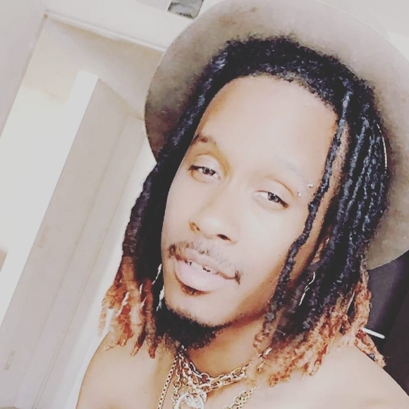 Profile Picture of Ed Surrette (@soulfixz) on Poshmark