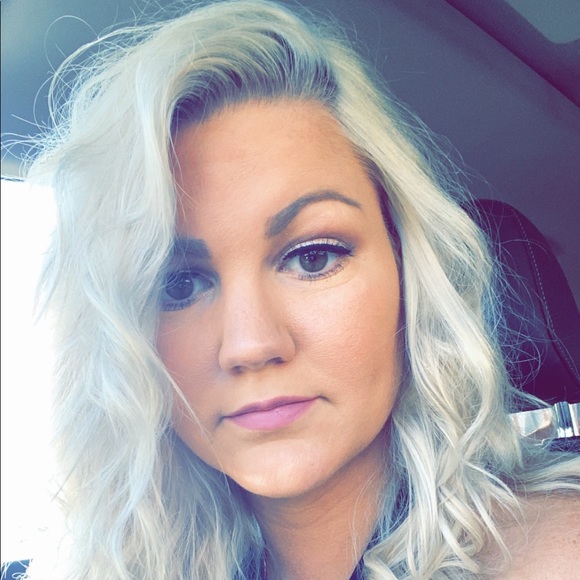 Profile Picture of Cassandra Simpson (@cassandra5s) on Poshmark