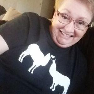 Profile Picture of Meg Galloway (@Llama_Gramma) on Twitter
