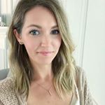 Profile Picture of Carly // Small Style Book (@smallstylebook) on Instagram