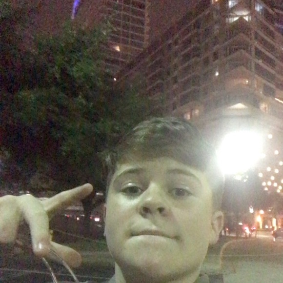 Profile Picture of Max Aguilar (@maxaguilar18) on Poshmark