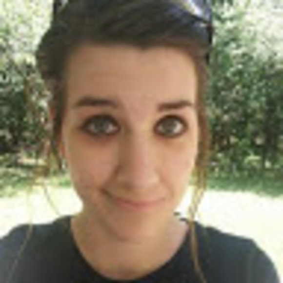 Profile Picture of Valerie Romack (@vrromack) on Poshmark