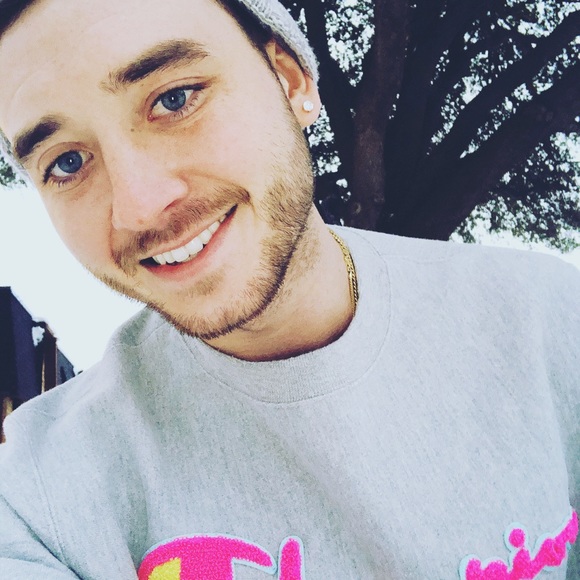 Brett Landers - Poshmark Profile Picture of Brett Landers (@wonderbreadned) on Poshmark