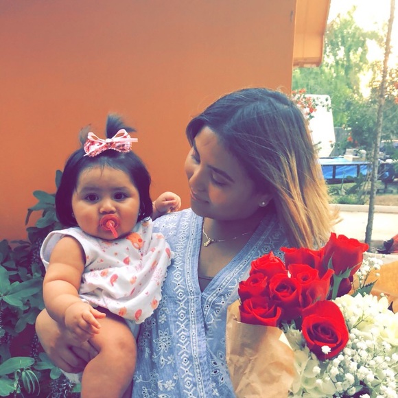 Profile Picture of Evelyn Saenz (@esaenz0000) on Poshmark