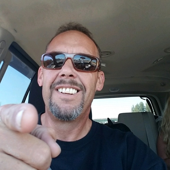 Profile Picture of Dale Nicholson (@clamperman) on Poshmark