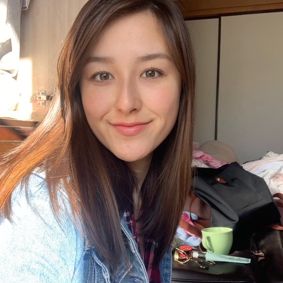 Hana Oathoudt - Poshmark Profile Picture of Hana Oathoudt (@hanaoathoudt) on Poshmark