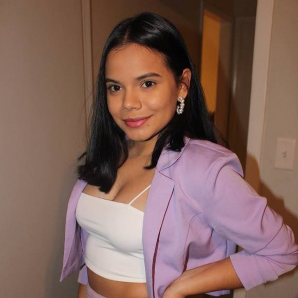 Profile Picture of Veronica Martinez pichardo (@cindypicha) on Poshmark