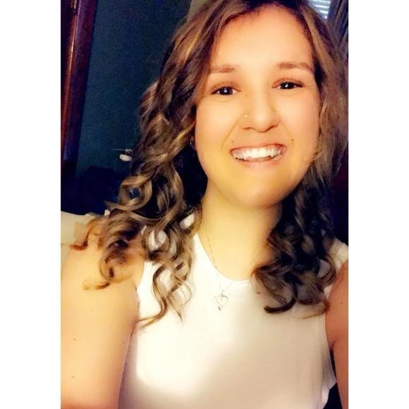 Profile Picture of Brianna Kutzer (@bkutzer123) on Poshmark
