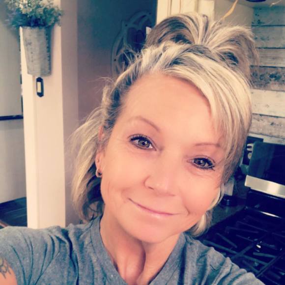 Profile Picture of Kelly Cadwallader (@kellyc39) on Poshmark