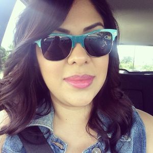 Profile Picture of Gloria Alvarado (@globugg87) on Myspace