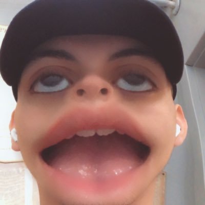 Profile Picture of Alejandro Velázquez (@echaa_booty) on Twitter