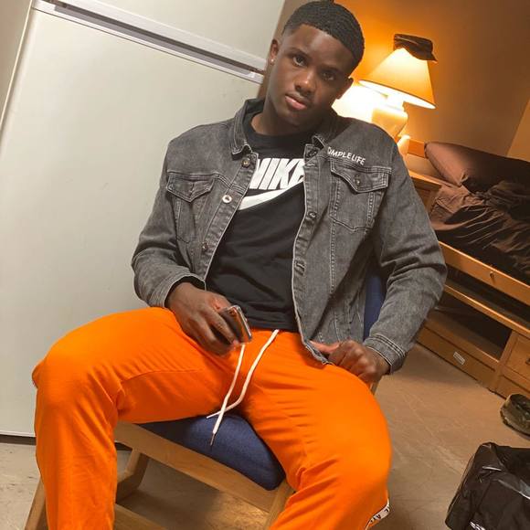 Profile Picture of Sheldon Davis (@sheldon2x) on Poshmark