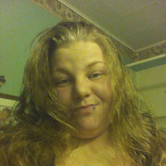 Profile Picture of Brandy Glazar (@brandysg) on Poshmark