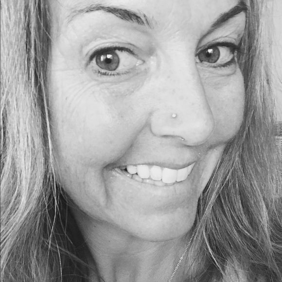 Kerry Flaker - Poshmark Profile Picture of Kerry Flaker (@kerrymf) on Poshmark