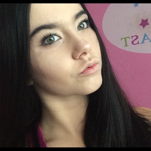 Alexa Kinney - Poshmark Profile Picture of Alexa Kinney (@alexalee00) on Poshmark