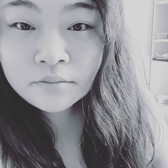 Profile Picture of Kimmie Lu (@knockknock) on Poshmark