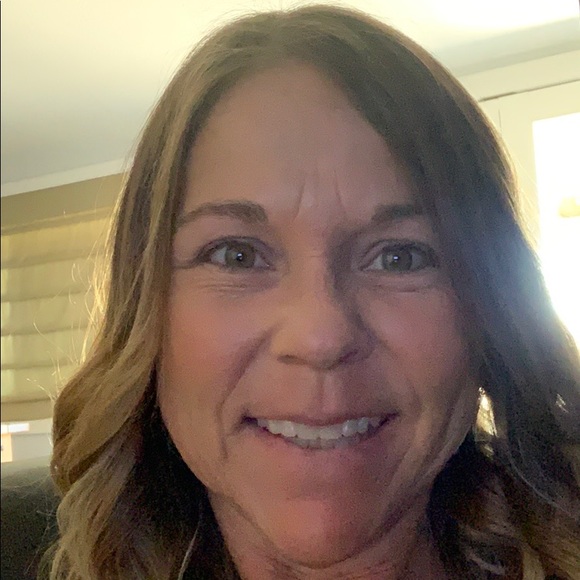 Profile Picture of Lisa Albrand (@albrand) on Poshmark