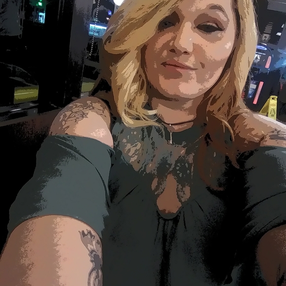 Profile Picture of Megan Wimer (@mimi2hot4u69) on Poshmark