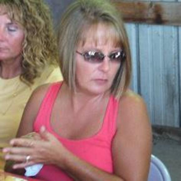 Profile Picture of Teresa Engle (@tengle7) on Poshmark