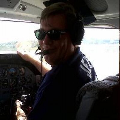 Profile Picture of Bob Barry (@dadwine) on Twitter