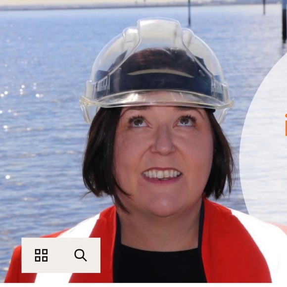 Profile Picture of Emma Bentton (@minimise2023) on Poshmark