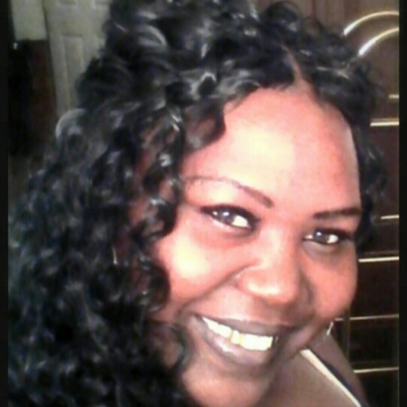 Profile Picture of Courtney Andrews (@andrewscl) on Poshmark