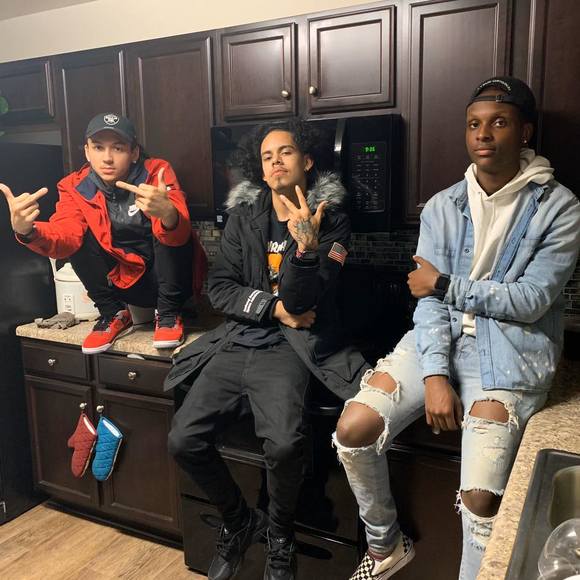 Profile Picture of Brandon Mcney (@brandon012000) on Poshmark