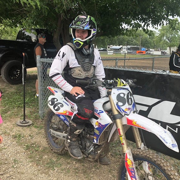 Profile Picture of Robin Yurkonis (@ry_yurkonis0120) on Poshmark