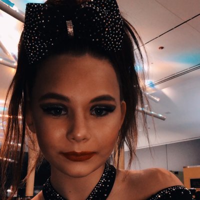 Profile Picture of Zoe Carpentier (@zoeejuliette) on Twitter
