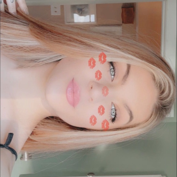 Profile Picture of Danielle Liberatore (@deeliib) on Poshmark