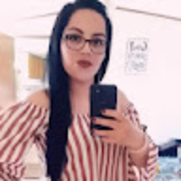 Profile Picture of Aracely Tarango (@aracelytarango1) on Poshmark