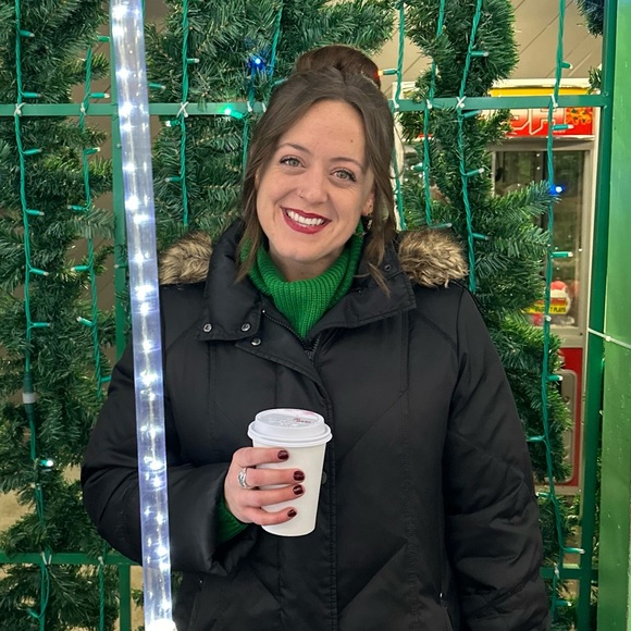 Profile Picture of Shawna Glenney (@sglenney11) on Poshmark