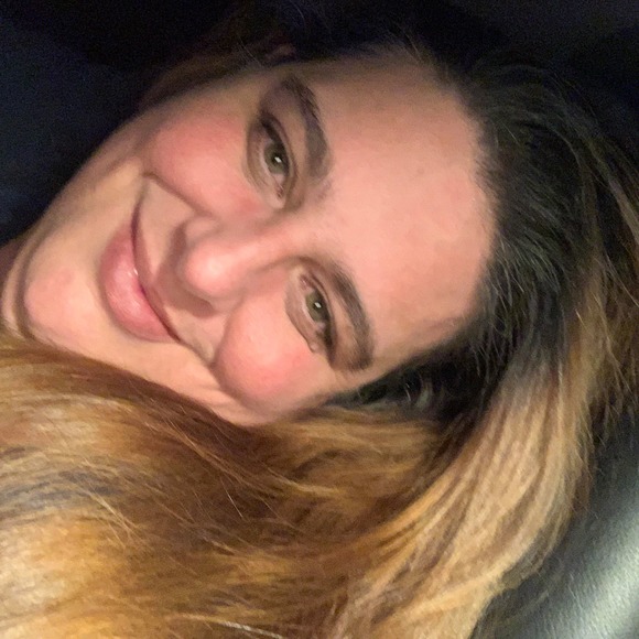 Profile Picture of Heather Spring (@hls215) on Poshmark
