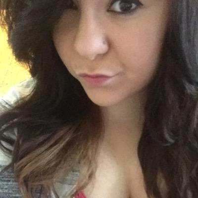 Profile Picture of Corrie Long (@P3ach3zNdCr3am) on Twitter