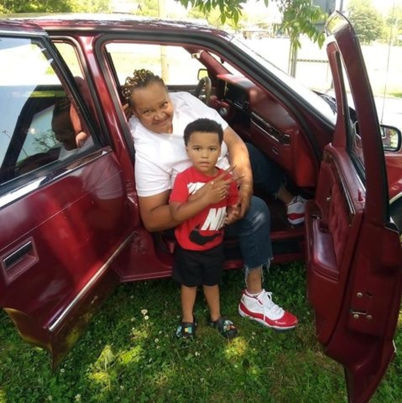 Profile Picture of Janet Mouton (@jmouton1971) on Poshmark